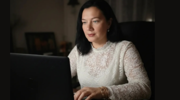 Ayşe Ayan: “Editörlük metni düzeltmekten ibaret değildir”