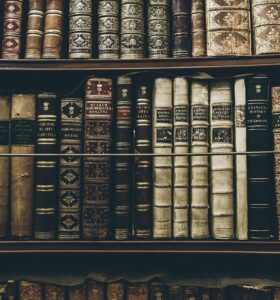 ÖZDEŞLİK MANTIĞINDAN DİYALEKTİĞE GEÇİŞ / Fatih Oto