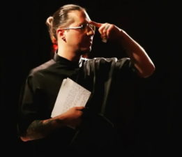 Tiyatro Sanatçısı Burak Aloğlu ile Söyleşi